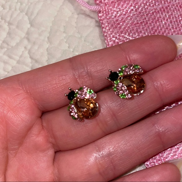 NEW Ladybug Earrings - Picture 5 of 6